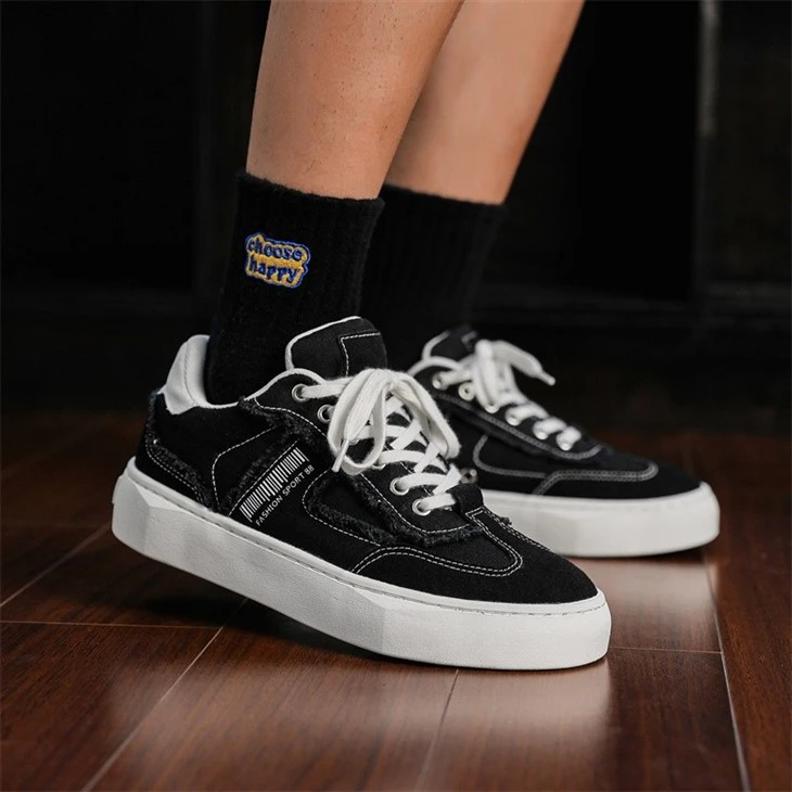 Fashion Black Skateboarding Shoes